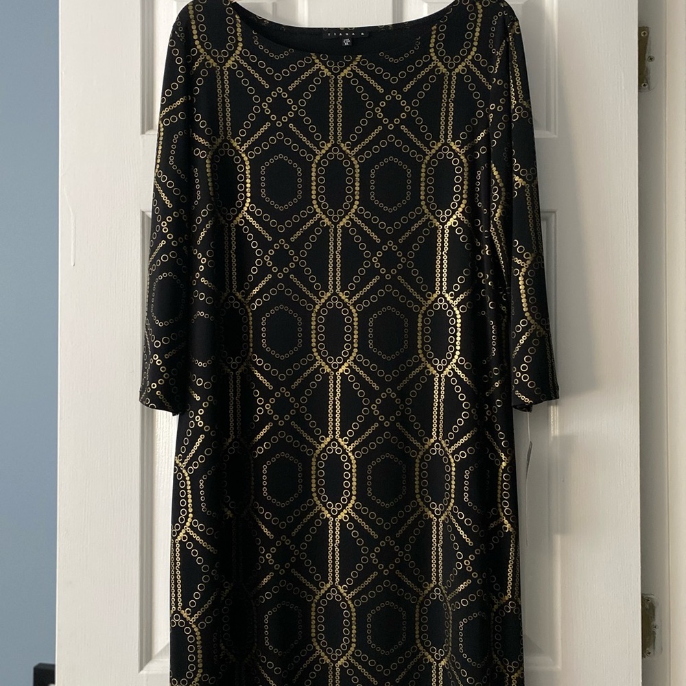 NWT -  Tiana B shift dress in black and gold metallic. Sz XL.